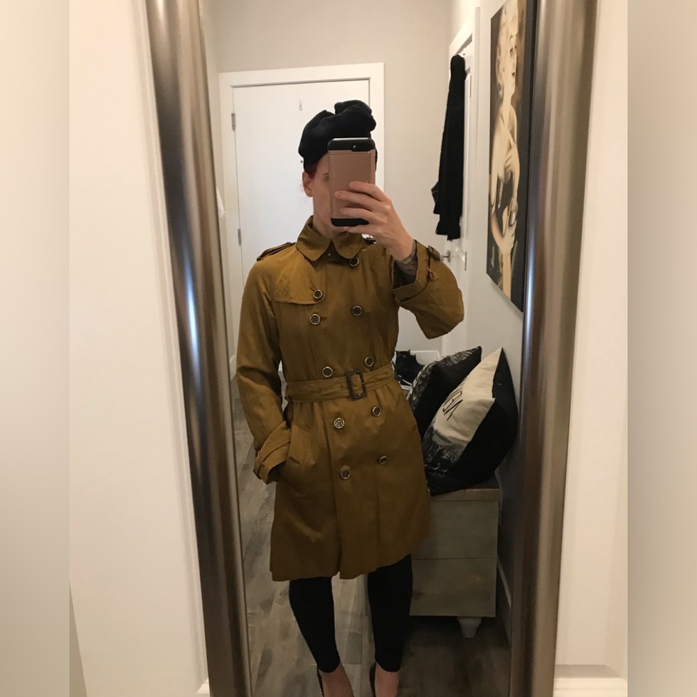 💥sold 💥BURBERRY Iridescent Trench Coat - (size US6) - Picture 4 of 17